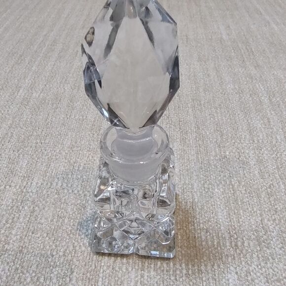 Mini Cut Glass Perfume Bottle Faceted Stopper Vintage - Picture 8 of 9